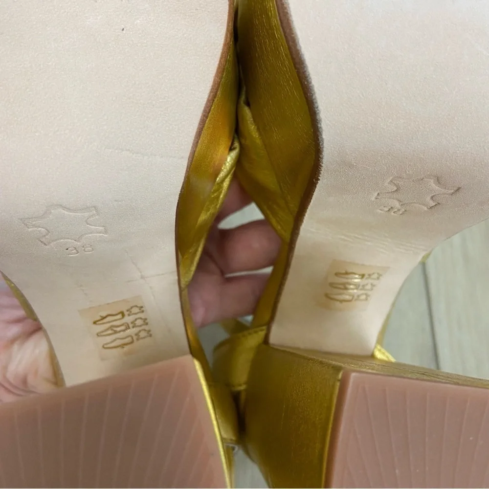 Revolve Chelsea Paris Zasa Platform Sandal in Gold Holo Size 38
